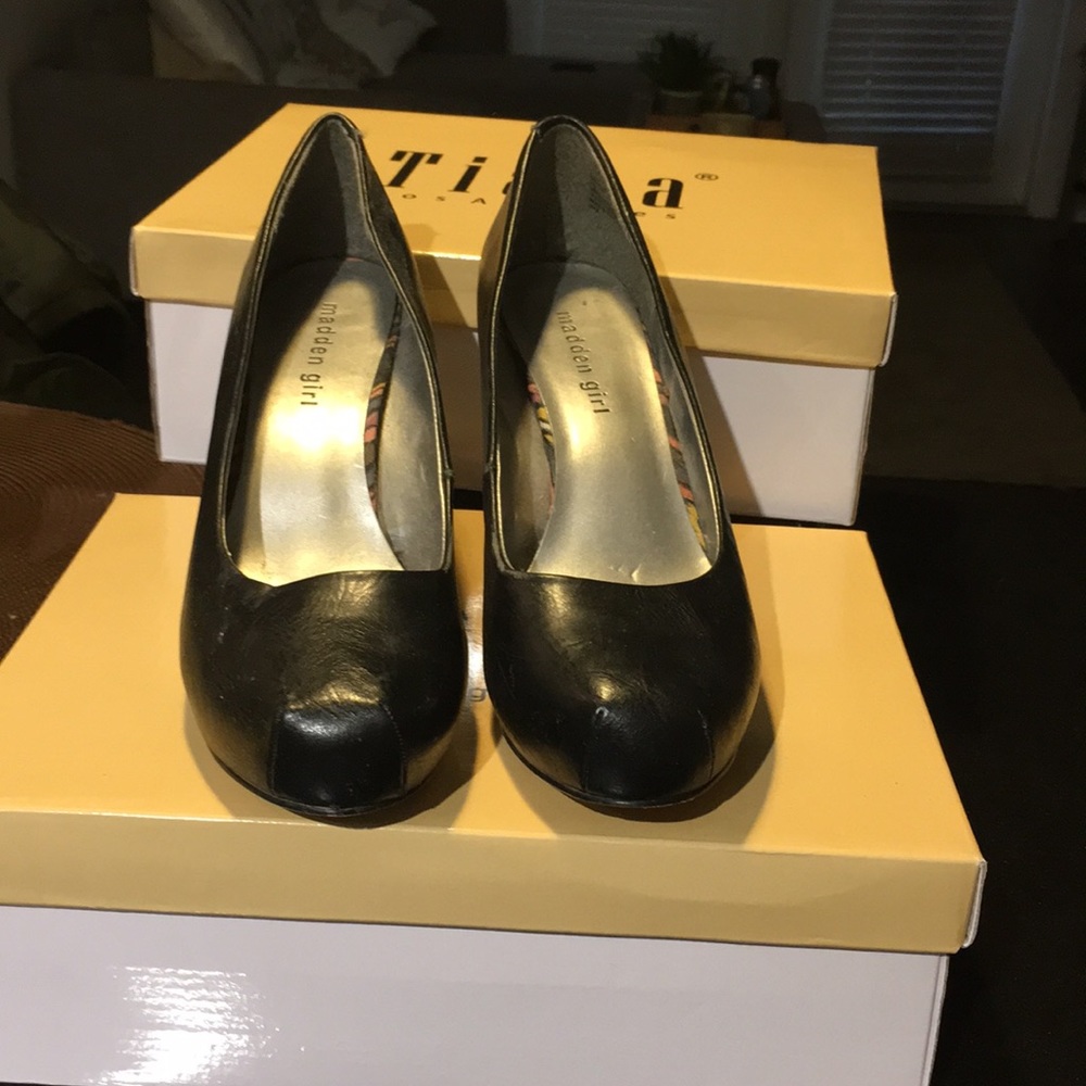 Madden girl black pumps. Size 10